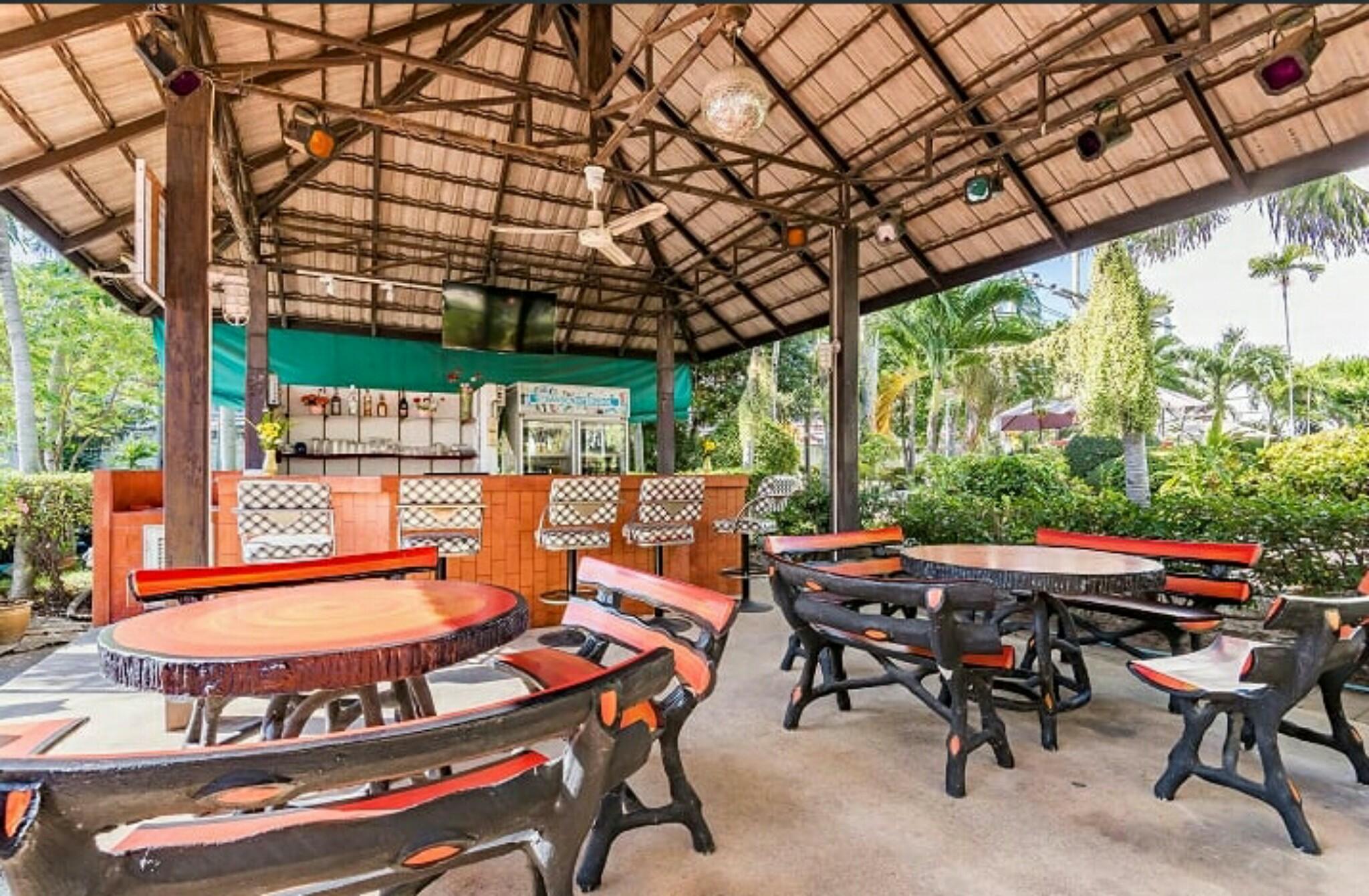 Hotel Romeo Palace Pattaya Buitenkant foto