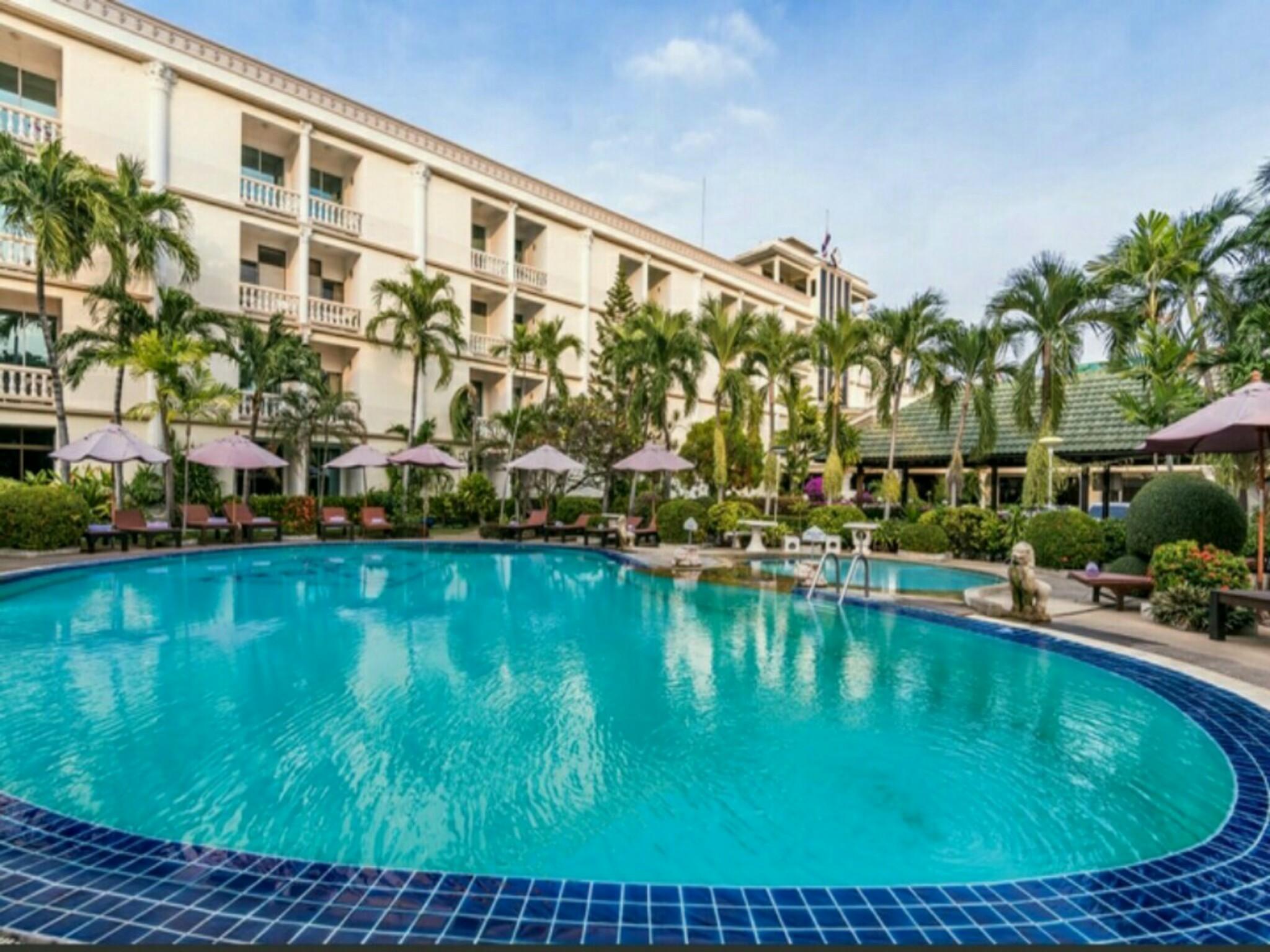 Hotel Romeo Palace Pattaya Buitenkant foto