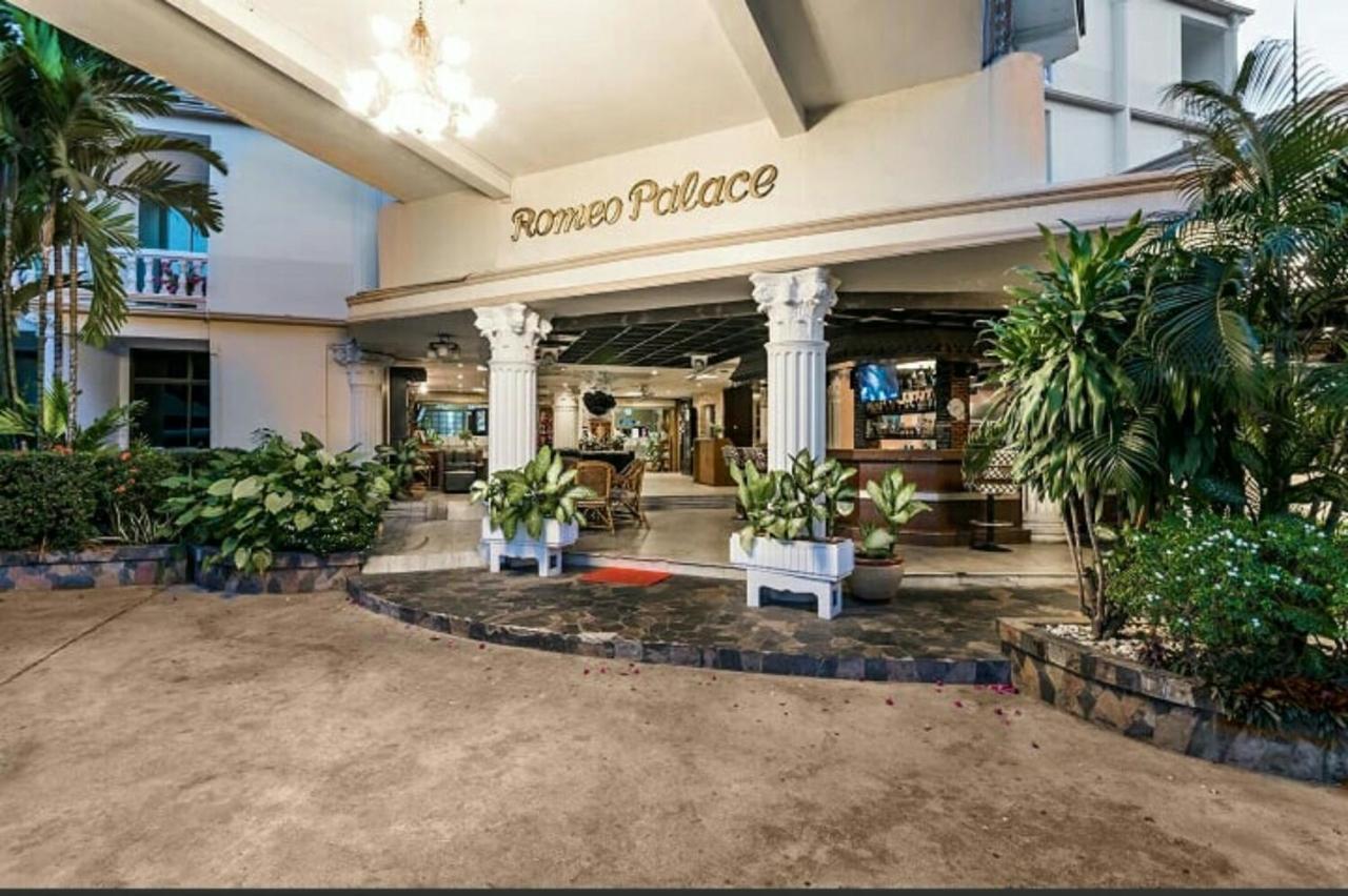 Hotel Romeo Palace Pattaya Buitenkant foto